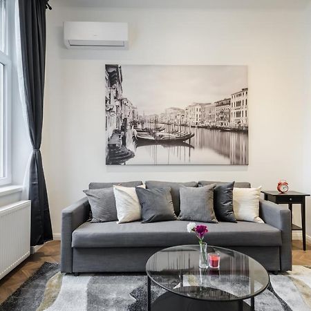 Bpr Sirius Suite With A/C Budapest Exterior foto